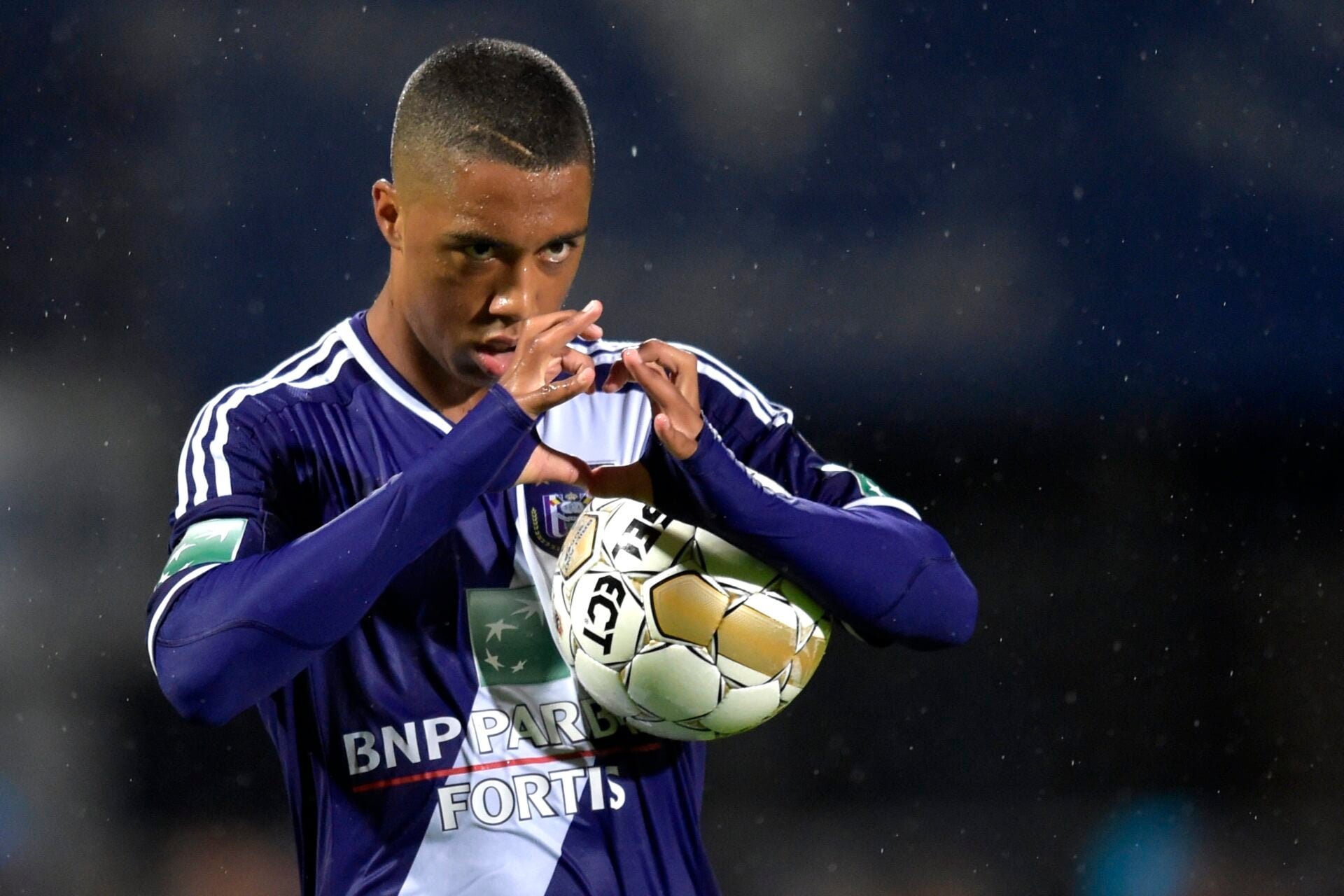 Youri Tielemans ingressar no Manchester United é um 'sonho' de infância, ele mesmo disse isso em 2013
