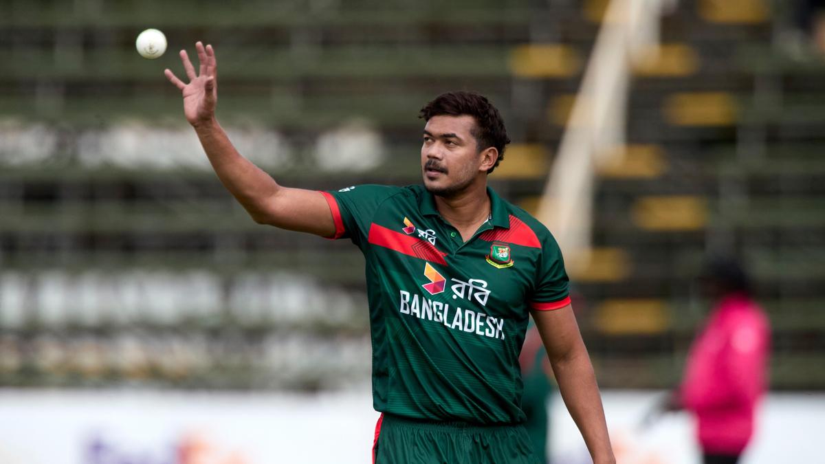 ZIM vs BAN, 2º ODI: Ben Curran marca meio século, Zimbábue 106/4 (26)