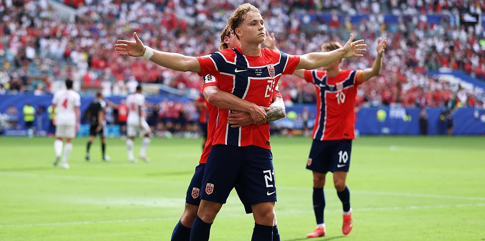 x Inglaterra - quartas de final da Copa do Mundo AO VIVO: Inglaterra ATORDOADA em Miami enquanto os gritos de falta de Harry Kane passam despercebidos - agora Thomas Tuchel a seleção norueguesa tem uma montanha para escalar